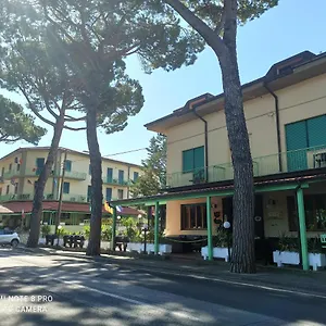 Flowers Hotel