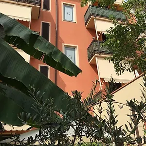 Gloria Aparthotel